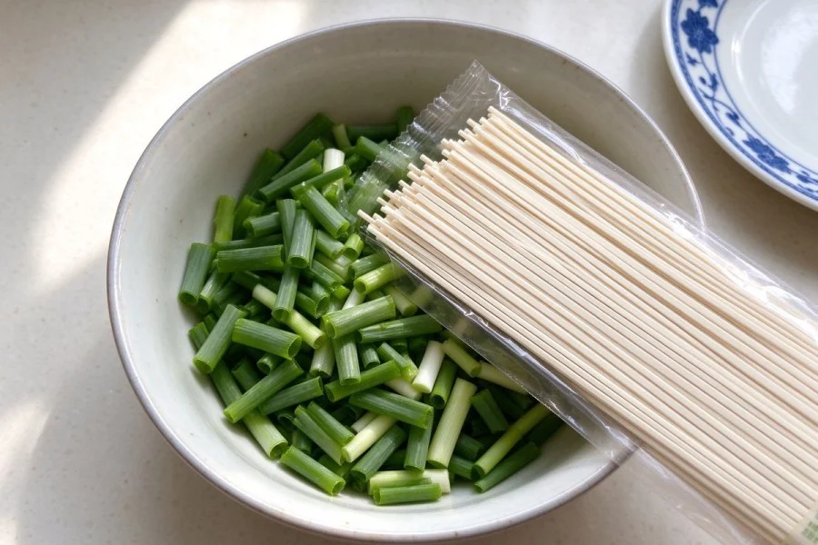 Scallion Oil Noodles step 1