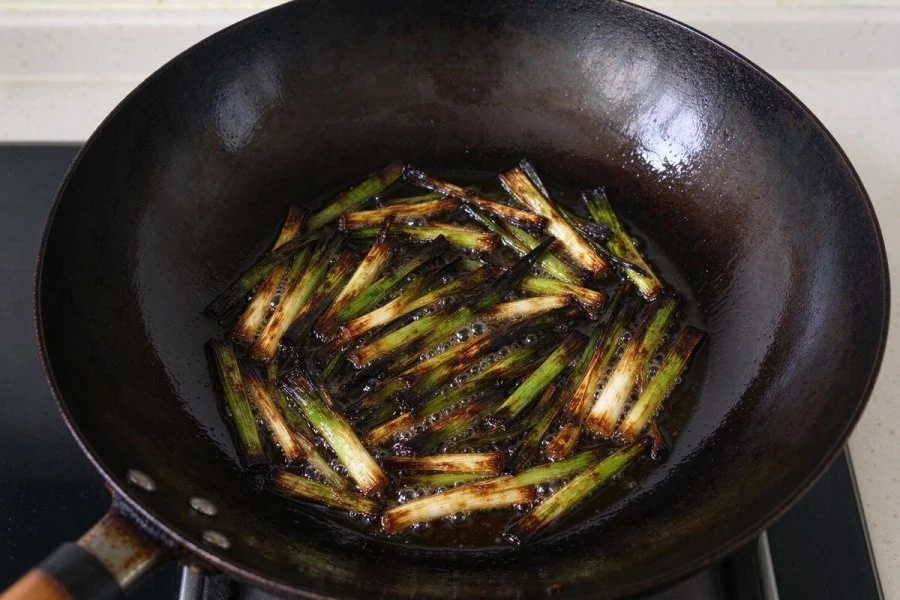 Scallion Oil Noodles step 4
